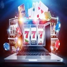 Pengguna memeriksa privasi akun digital